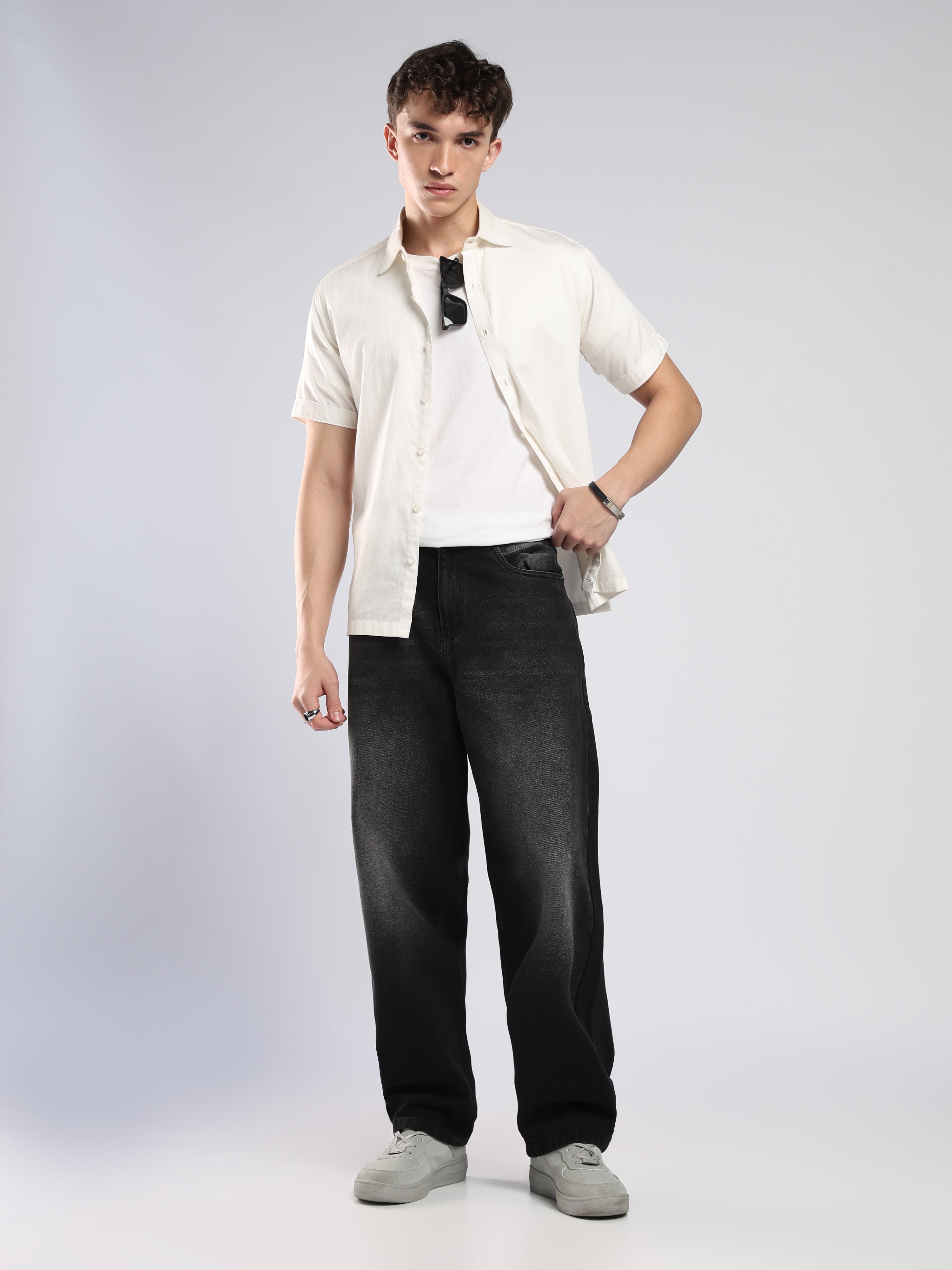 Vanta - Relaxed Fit Jeans - Black Shade