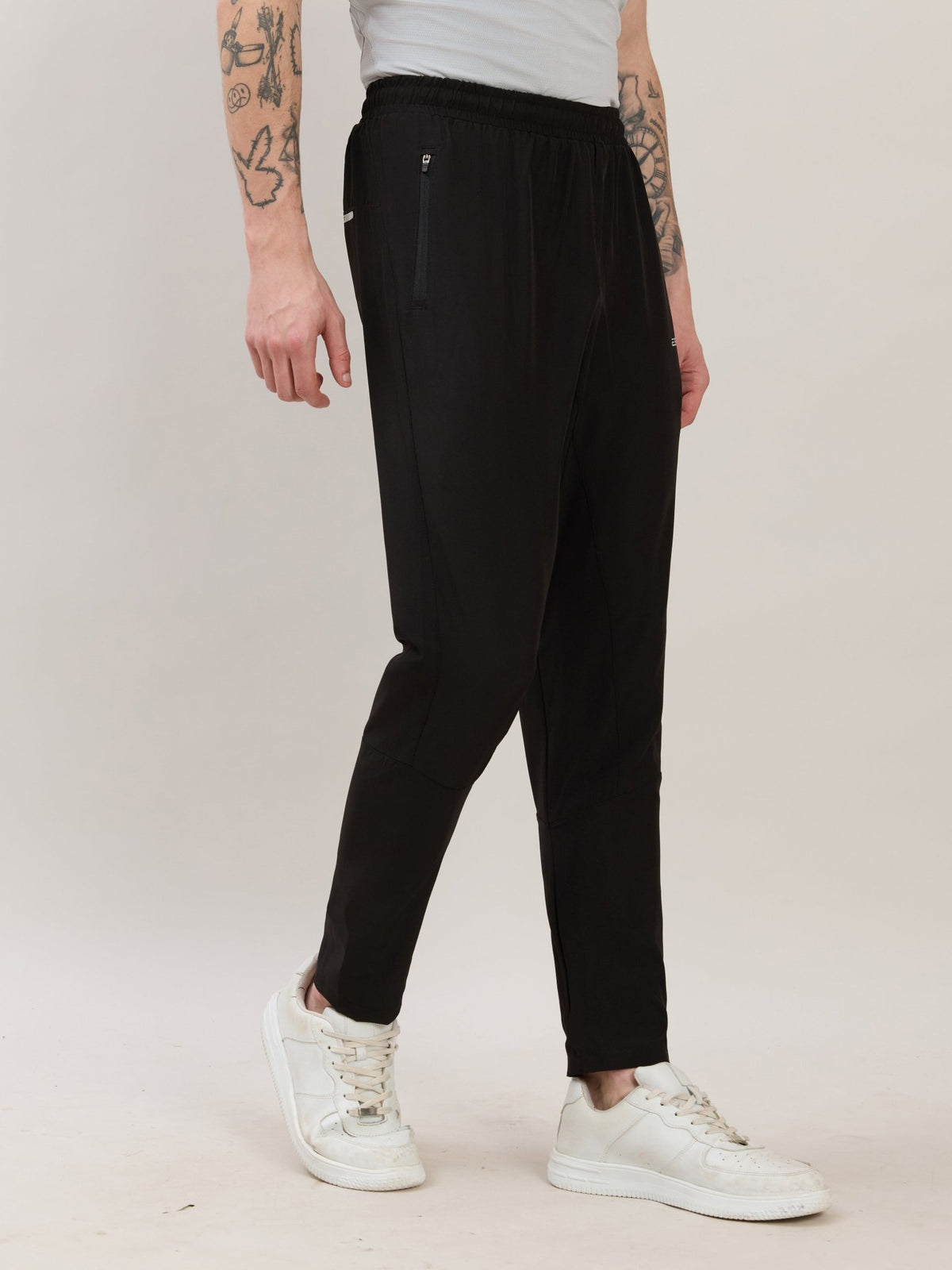 Klyra - Regular Track Pant - Black - Espanshe