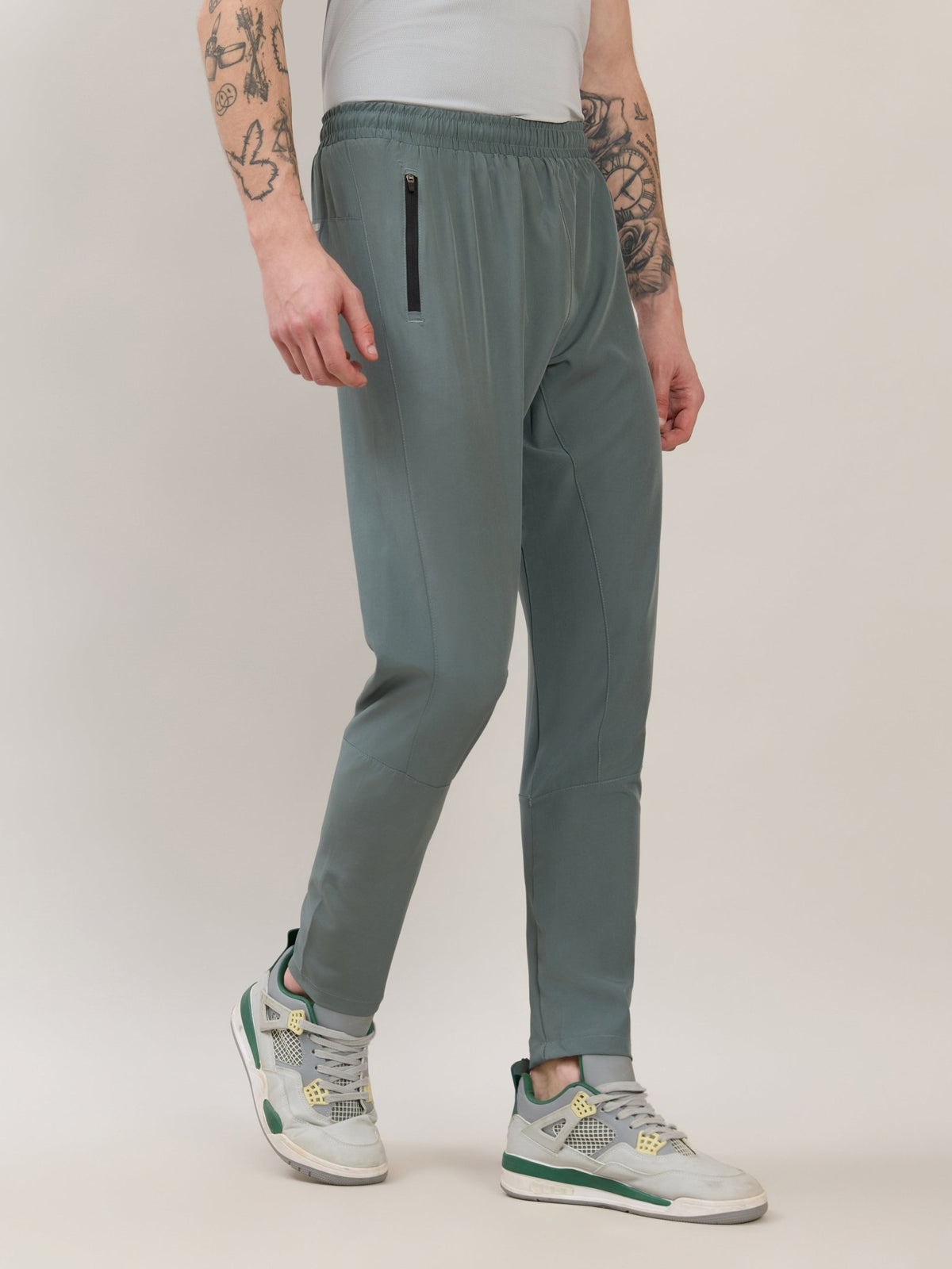 Klyra - Regular Track Pant - Light Olive - Espanshe