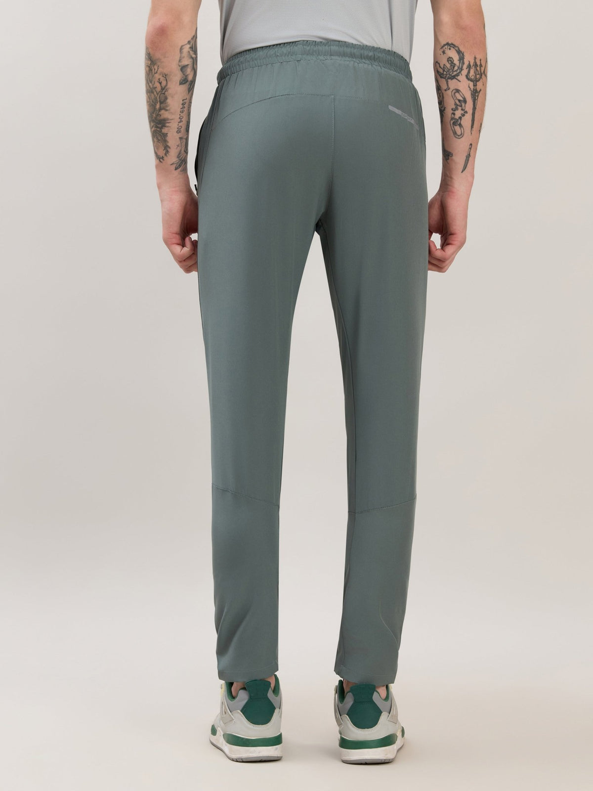 Klyra - Regular Track Pant - Light Olive - Espanshe