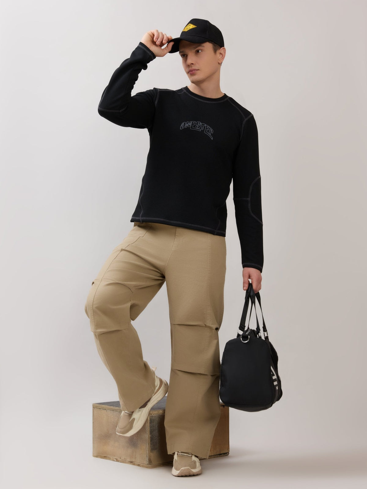 Kinoia - Onstep Printed Contrast-Stitch Relaxed Sweatshirt - Black - Espanshe