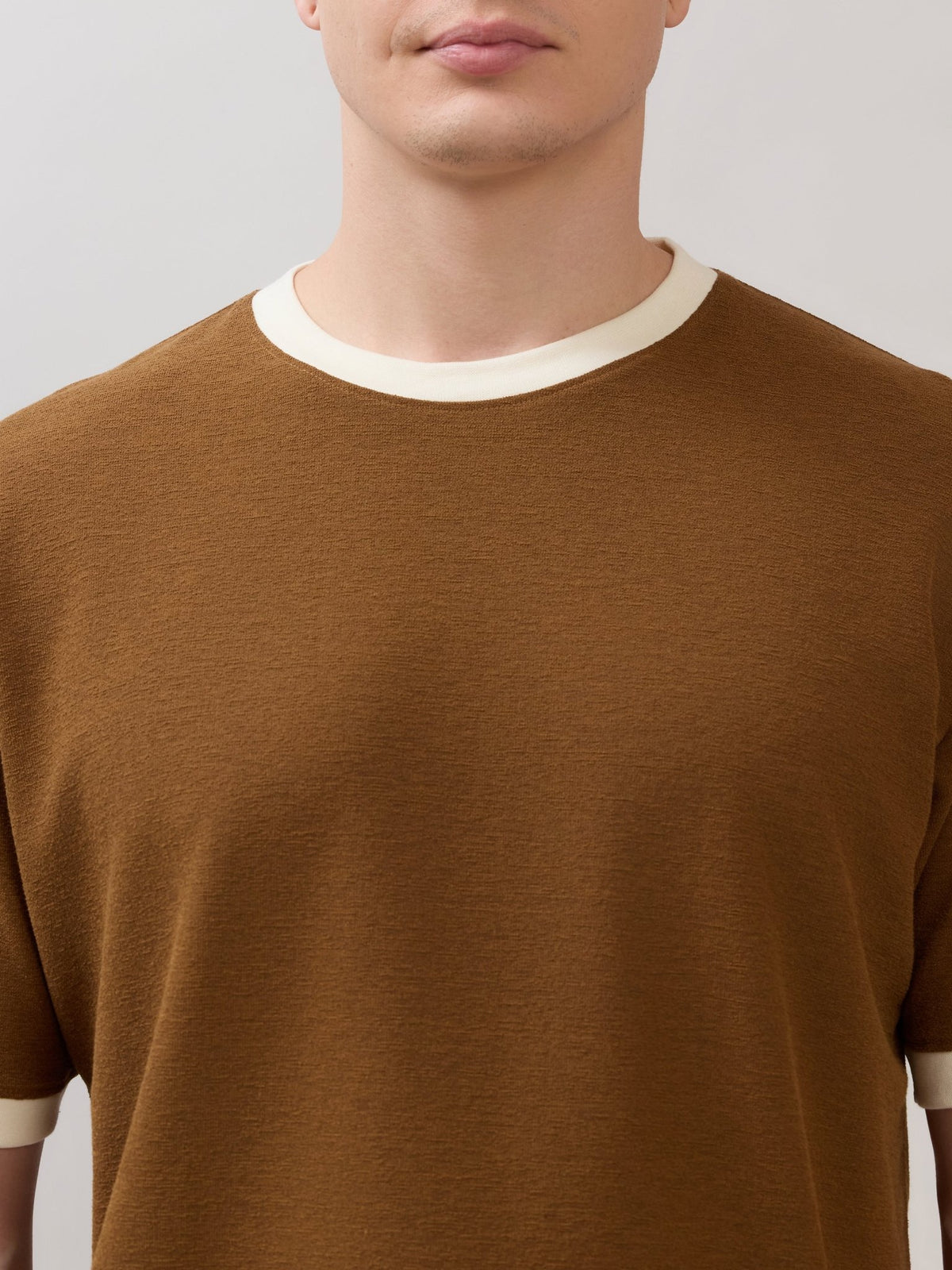 Karoon - Slim Fit Round-Neck T-Shirt - Brown - Espanshe