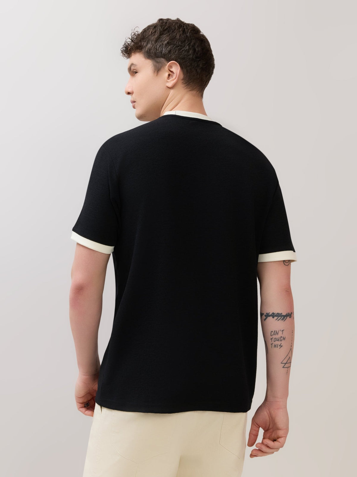 Karoon - Slim Fit Round-Neck T-Shirt - Black - Espanshe