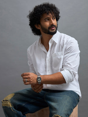 men's white full sleeve solid shirt with premium quality cotton
Men's outfit for every occassion