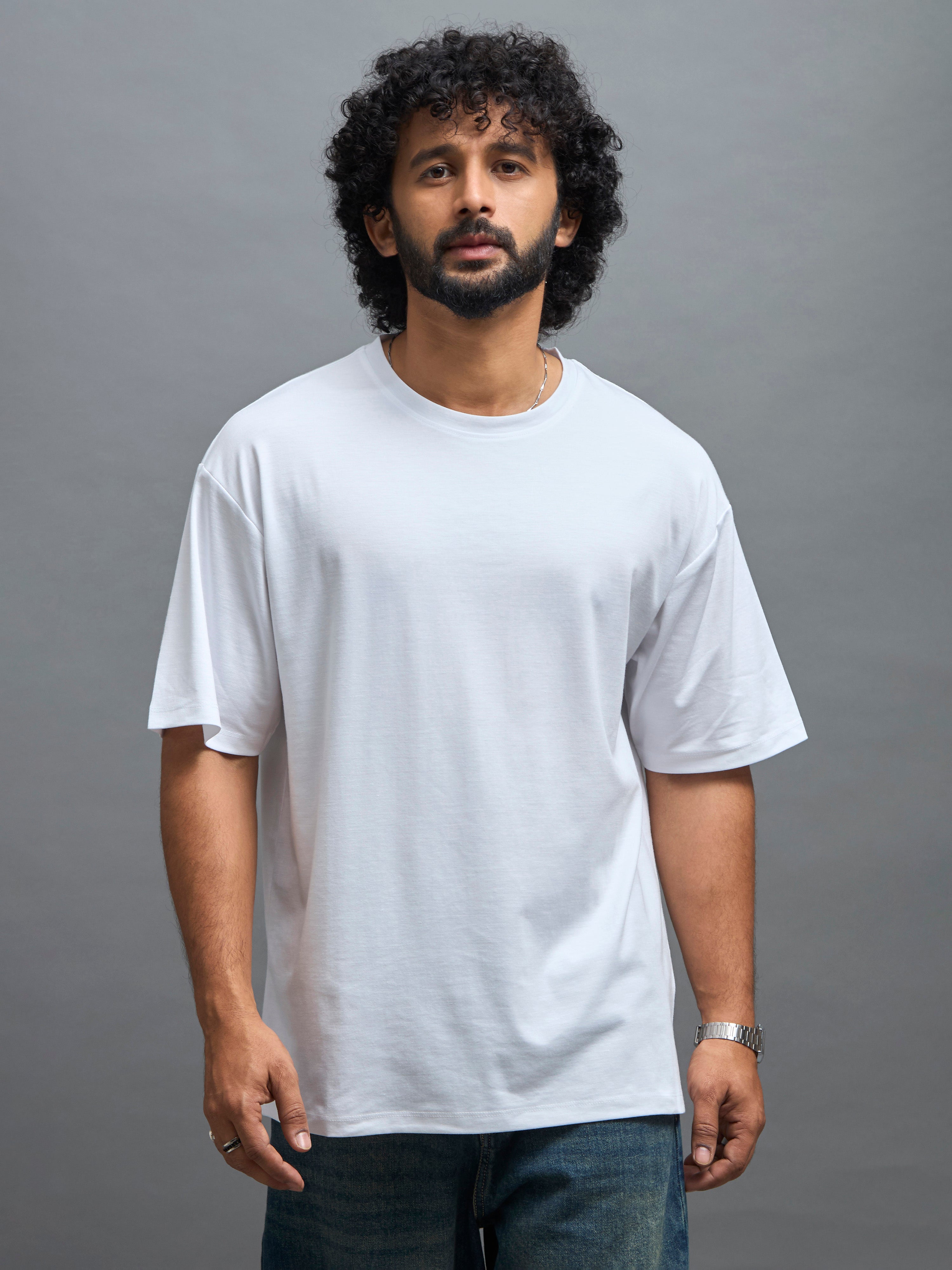 men's halfsleeve plain tshirt in white